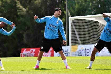 Luis Suárez dio positivo en el test de Coronavirus y se perderá el choque frente a Brasil. Tampoco podrá jugar contra su exclub el próximo sábado por la Liga de España