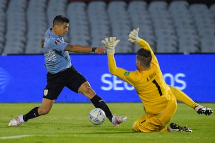 Luis Suárez, el artillero tuvo un par de oportunidades pero falló y Uruguay no logró quebrar a Paraguay