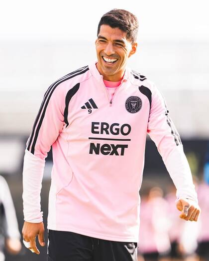 Luis Suárez, en la vuelta a los entrenamientos del equipo de Florida; a los 38 años, el uruguayo pierde lugar, pero para el DT Javier Mascherano "es un jugador importante y va a seguir siéndolo".