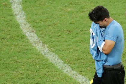 Luis Suárez no pudo disimular el dolor de la eliminación de Uruguay