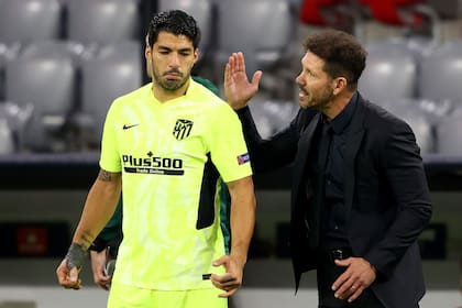 Luis Suárez y Diego Simeone: una exitosa dupla de Atlético de Madrid que por estos días no atraviesa por un buen momento
