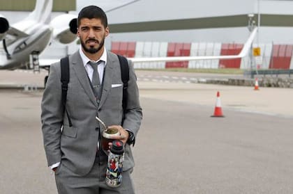 Luis Suarez estuvo a punto de vestir la camiseta de Juventus, pero una maniobra fraudulenta para conseguir la ciudadanía frustró todo