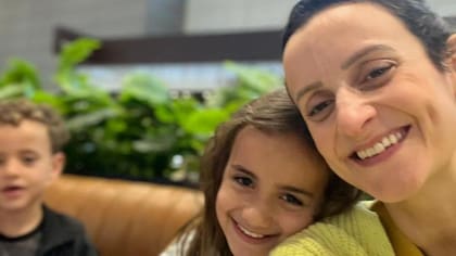 Luisa asegura que el apoyo de su familia fue crucial en su batalla contra el cáncer de mama.
