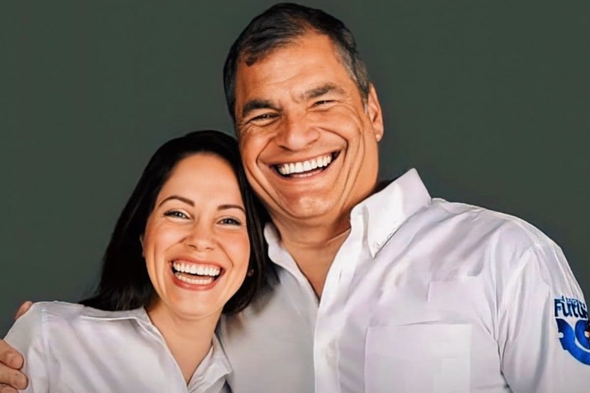 Luisa González junto a Rafael Correa