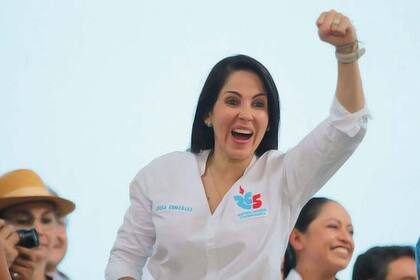 Luisa González llega como favorita, aunque su intención de voto cayó tras el asesinato de Villavicencio