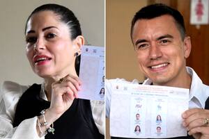 Luisa Gonzalez y Daniel Noboa. durante su votación en la segunda vuelta