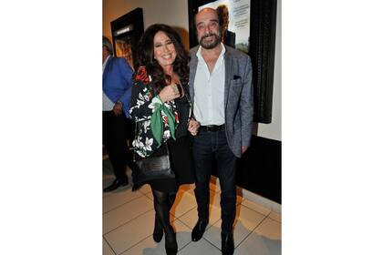 Luisa Kuliok y su marido, Roberto Romano, presentes en la gran noche de Arnaldo André