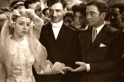 Luisa Vehí, Pedro Quartucci y Nicolás Fregues, en la versión cinematográfica