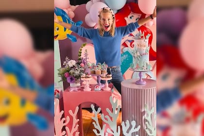 Luisana Lopilato celebró el cumpleaños de su hija (Captura video)