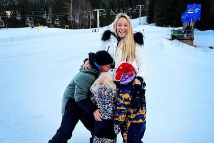 Luisana Lopilato comunicó su embarazo con una tierna imagen (Foto Instagram @luisanalopilato)