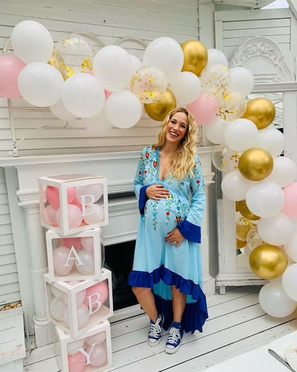 Luisana Lopilato en el baby shower de su bebé (Foto: Instagram @luisanalopilato)