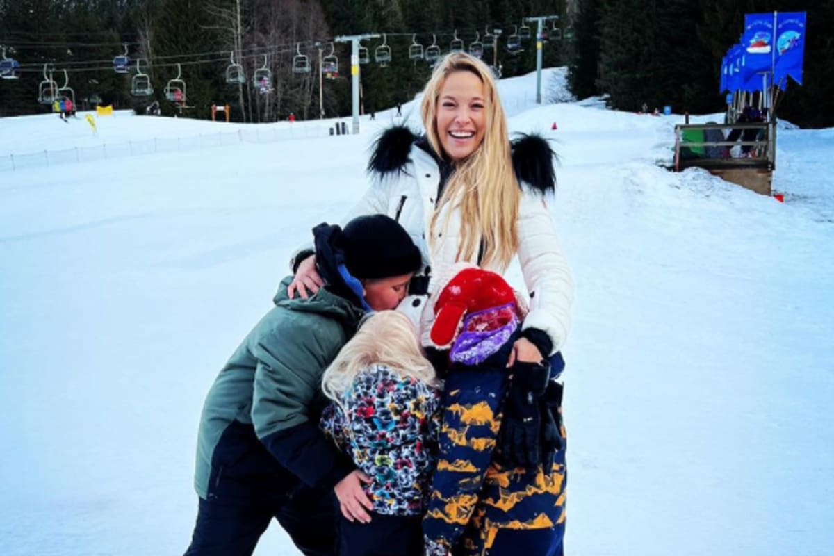 Luisana Lopilato espera su cuarto hijo y compartió la noticia en redes.