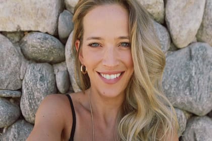 Luisana Lopilato mostró su look navideño en sus redes sociales y pidió ayuda