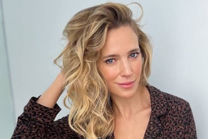Luisana Lopilato se robó todas las miradas con el look super canchero y cómodo que usó para ir a la playa (Foto: Instagram @luisanalopilato)