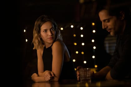 Luisana Lopilato y Joaquin Furriel protagonizan La Corazonada, disponible en Netflix desde este jueves