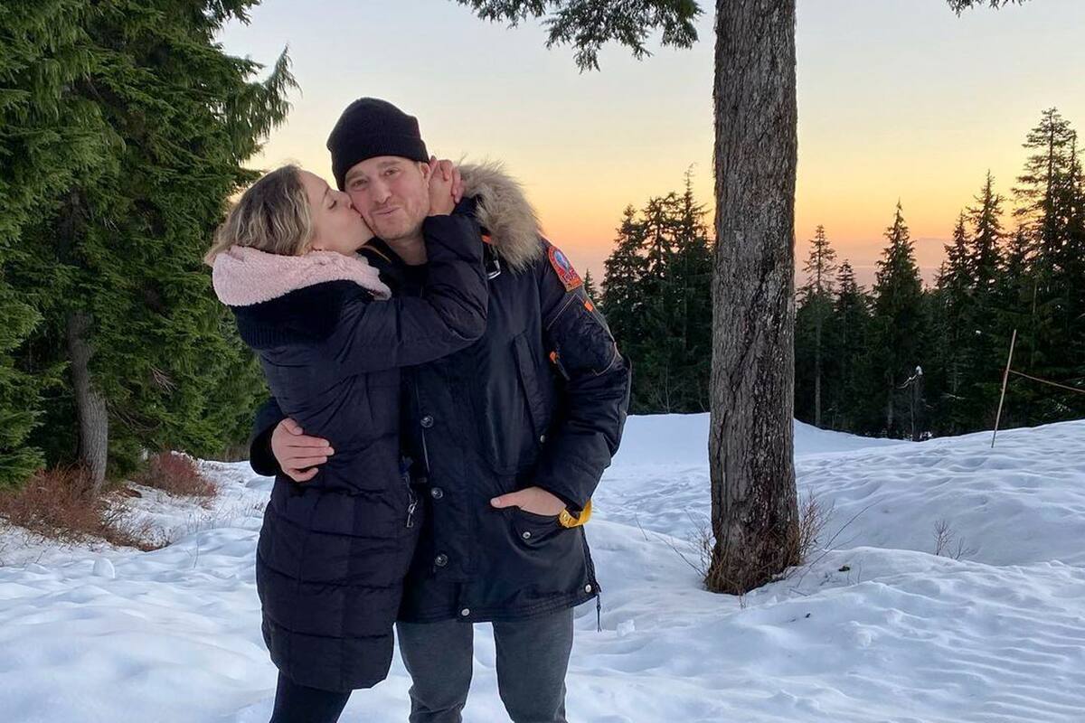 Luisana Lopilato y Michael Bublé compiten a ver quién tiene más espíritu navideño