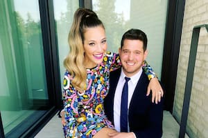 Luisana Lopilato y Michael Bublé lookeados para la avant premiere de "La Corazaonada", el film que se estrenó en Netflix
