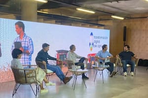 Luisina López Hiriart (moderadora), Agustin Battistino (Potenciar), Marcos Herbin (Nera), Ignacio Eguren (AgroPro) y Manuel Beaudroit (Belo). Foto: AgroPro