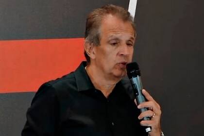 Luiz Eduardo Baptista, el presidente de Flamengo, en su última conferencia