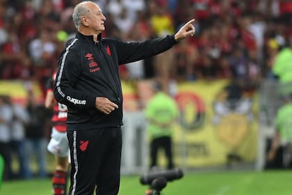 Luiz Felipe Scolari, de la gloria en 2002 a la humillación por el 7 a 1 ante Alemania, el legendario entrenador quiere que su equipo de un golpe en América https://www.athletico.com.br/