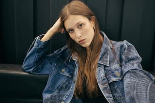 Tiene 20, es heredera de una casa de diseño argentina y ahora viste a las hijas de las famosas