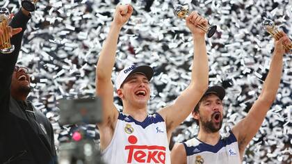 Luka Doncic, festeja el título de la Copa del Rey con Real Madrid