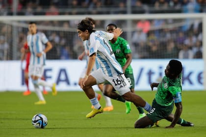 Luka Romero en acción en el seleccionado durante el reciente Mundial Sub 20 de Argentina; fue eliminado en los octavos de final pero dejó buena impresión, y ahora salta de Lazio a Milan.
