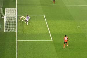 Lukas Hradecky entró desconcentrado en el partido de Leverkusen y le facilitó el gol a Mónaco