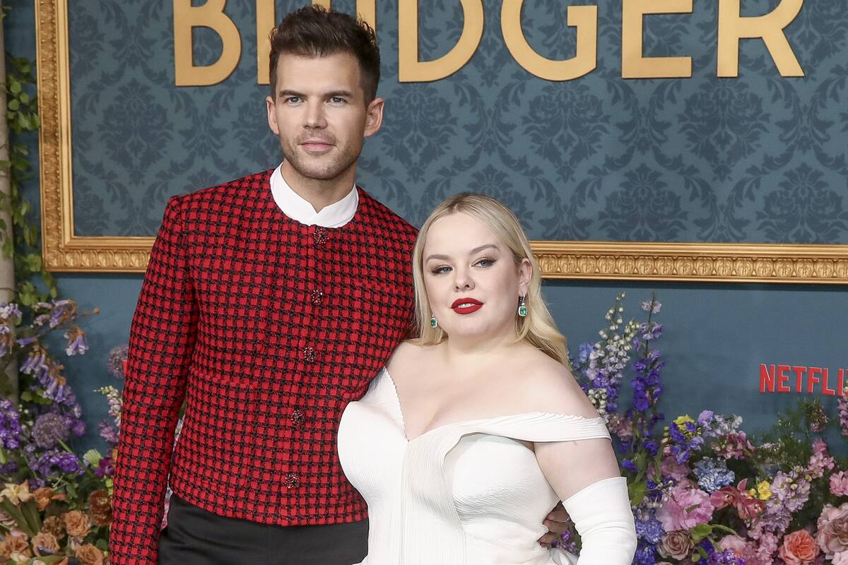 Luke Newton y Nicola Coughlan anoche en Nueva York, durante la premiere mundial de la tercera temporada de Bridgerton que llega a Netflix este jueves