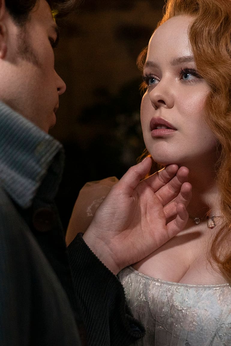 Luke Newton y Nicola Coughlan, los protagonistas de la romántica nueva temporada de Bridgerton