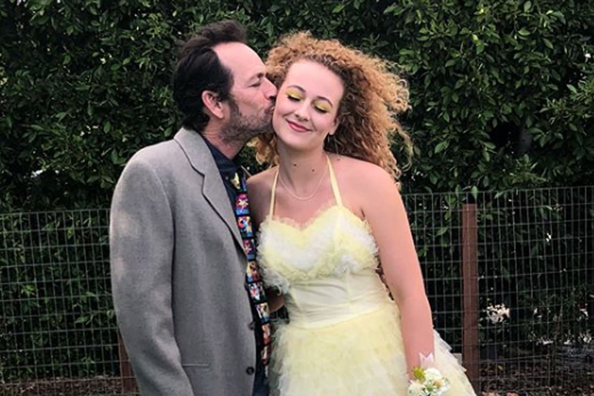 Luke Perry y su hija Sophie, el día de su graducación