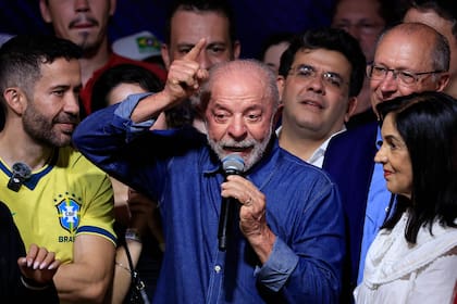 Lula da Silva, habla tras conocer los primeros resultados de la segunda vuelta de las elecciones presidenciales, en San Pablo