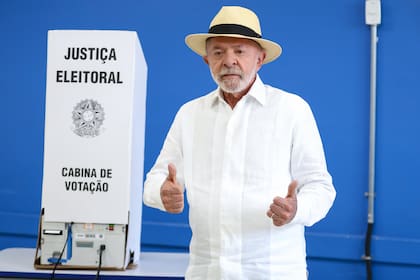 Lula da Silva se encuentra en segundo lugar, detrás de Flávio Bolsonaro (Photo by Ricardo Moreira/Getty Images)