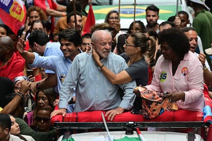 Lula da Silva se enfrentará a Flávio Bolsonaro en el balotaje
