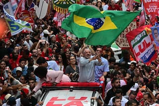 Una escandalosa interferencia de la Justicia en la recta final de la campaña en Brasil siembra dudas