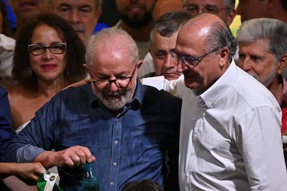 Lula, la noche de la elección junto a Gerald Alckmin, que liderará el proceso de transición