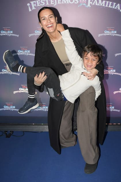Luli Fernández en una divertida foto junto a su hijo Indalecio Cúneo Libarona