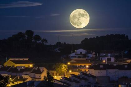 La luna de flores es la última superluna de este año.
