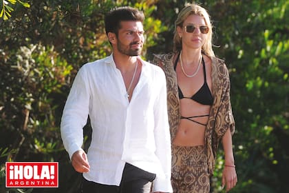 Lunes 19, cuatro de la tarde. La pareja sale de La Susana, después de un almuerzo relajado.