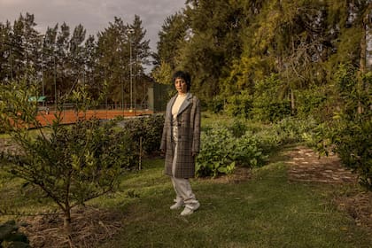Lupe García, propietaria de cinco restaurantes, en su huerto, a cargo de ingenieros agrónomos de la Universidad de Buenos Aires. “Yo no sé si hay tantas ciudades que salen tantos días como en Buenos Aires”, dijo.