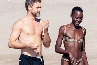 Joshua Jackson y Lupita Nyong’o bajo el sol de México, entre besos y un especial festejo de cumpleaños