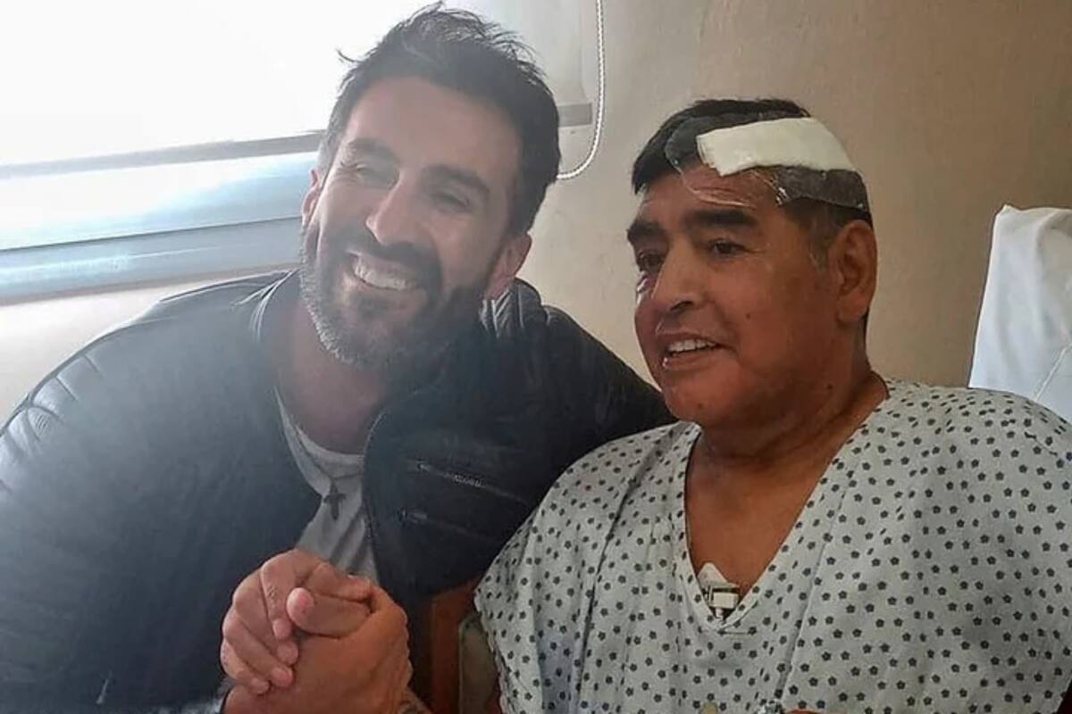 Luque compartió en el chat con la familia de Diego la foto que se sacó con Maradona