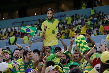 Los aficionados de Brasil son la gran mayoría en el Estadio Lusail, donde se enfrenta su seleccionado al de Serbia.