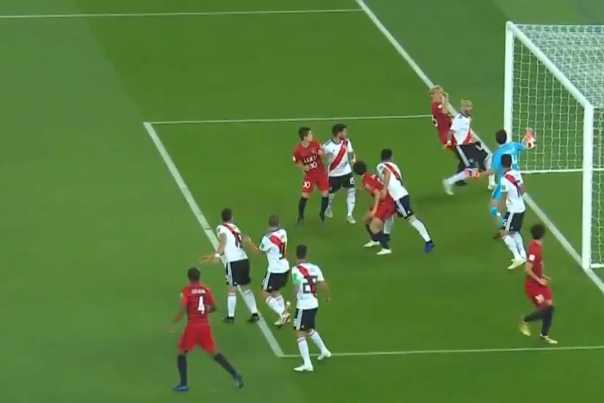 Lux y una increíble atajada