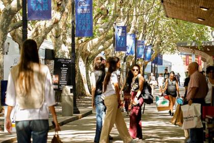 Luxury Outlet reúne a más de 45 marcas de indumentaria en el Tribuna Plaza de Palermo