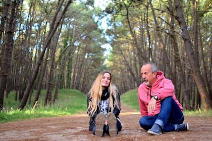 Luz Juliano, abogada, junto a su padre, juez penal