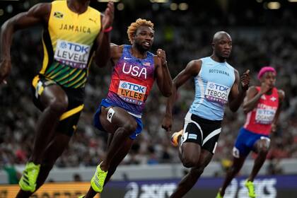 Lyles conquista cuarto título mundial en 200 metros y Jefferson-Wooden completa doblete en velocidad