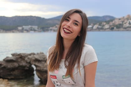 Lyna sufrió bullying durante su infancia y no duda en usar la influencia que tiene sobre los chicos para concientizar sobre el tema