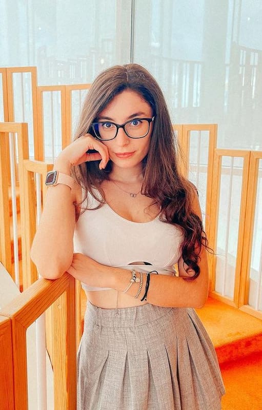 Lyna Vallejos tiene 29 años, vive en Palma de Mallorca y la mayoría de sus seguidores son niños y adolescentes