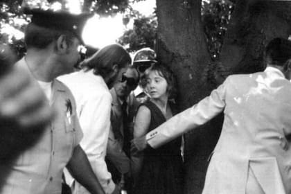 Lynette Fromme, la joven que quiso asesinar al presidente estadounidense Gerald Ford el 5 de septiembre de 1975